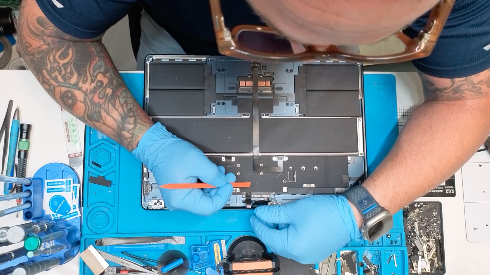 MacBook — display assembly, battery and board repair at ubrokeit in West Los Angeles