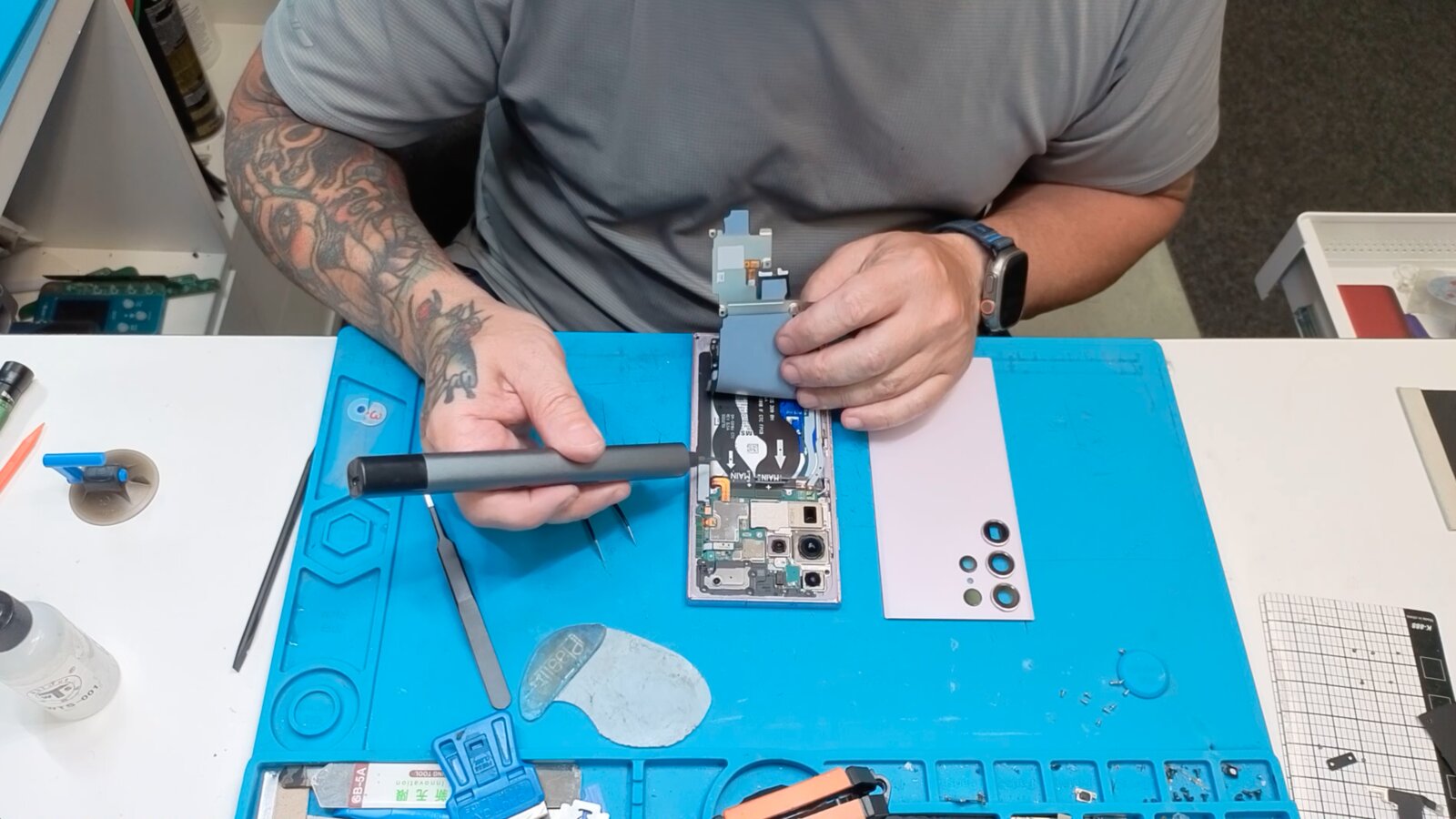 Samsung Galaxy phone — OLED screen and battery repair at ubrokeit in West Los Angeles